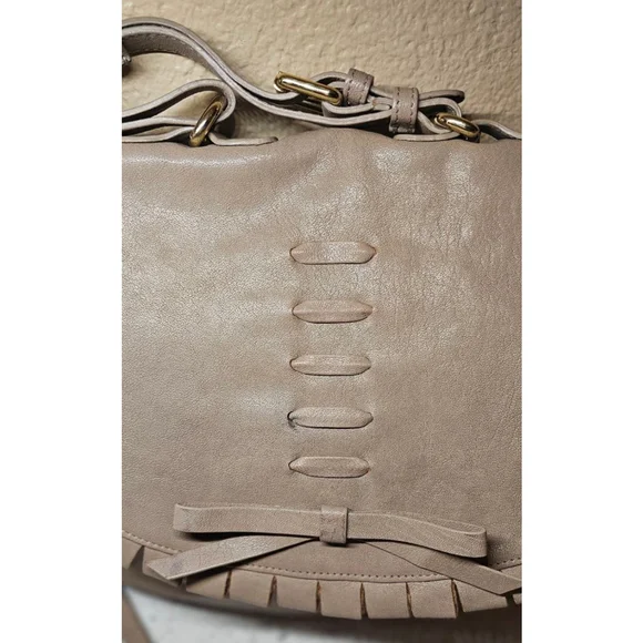 Charming Red(V) leather 2 way wear cross-body with a stylish fringe bow detail - Picture 8 of 12